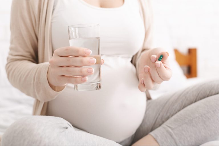 Paracetamol tijdens de zwangerschap verhoogt mogelijk het risico op ASD en ADHD