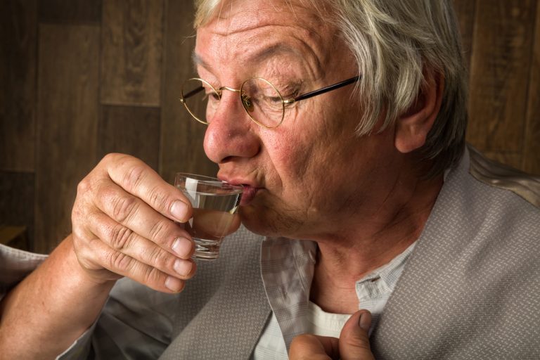 Dagelijks alcohol verhoogt het kankerrisico – enigszins