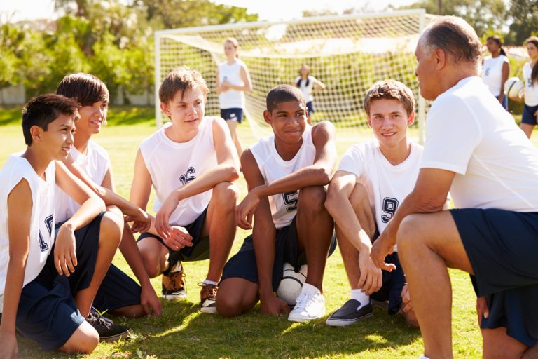 Teamsport vermindert risico op psychische problemen bij kinderen